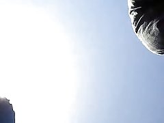 מתחת לחצאית המלך 132