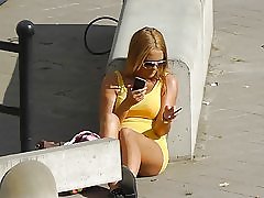 89 מתחת לחצאית