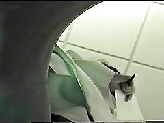 המשרד שותף גרביונים מתחת לחצאית 4