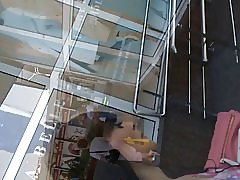 מתחת לחצאית 71