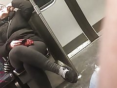 הרגל מאוד סקסי להשתלשל קנטרנית