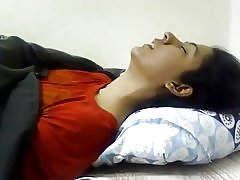 בחורה הודית מאוננת - nicolo33