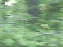 לאמא של השכן נוער בחצר