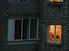 Neibors להראות לה